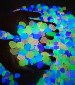 Outdoor Luminous Stones 100Pcs Glow in The Dark Pebbles Garden Moonlight Stones (Color: rainbow)